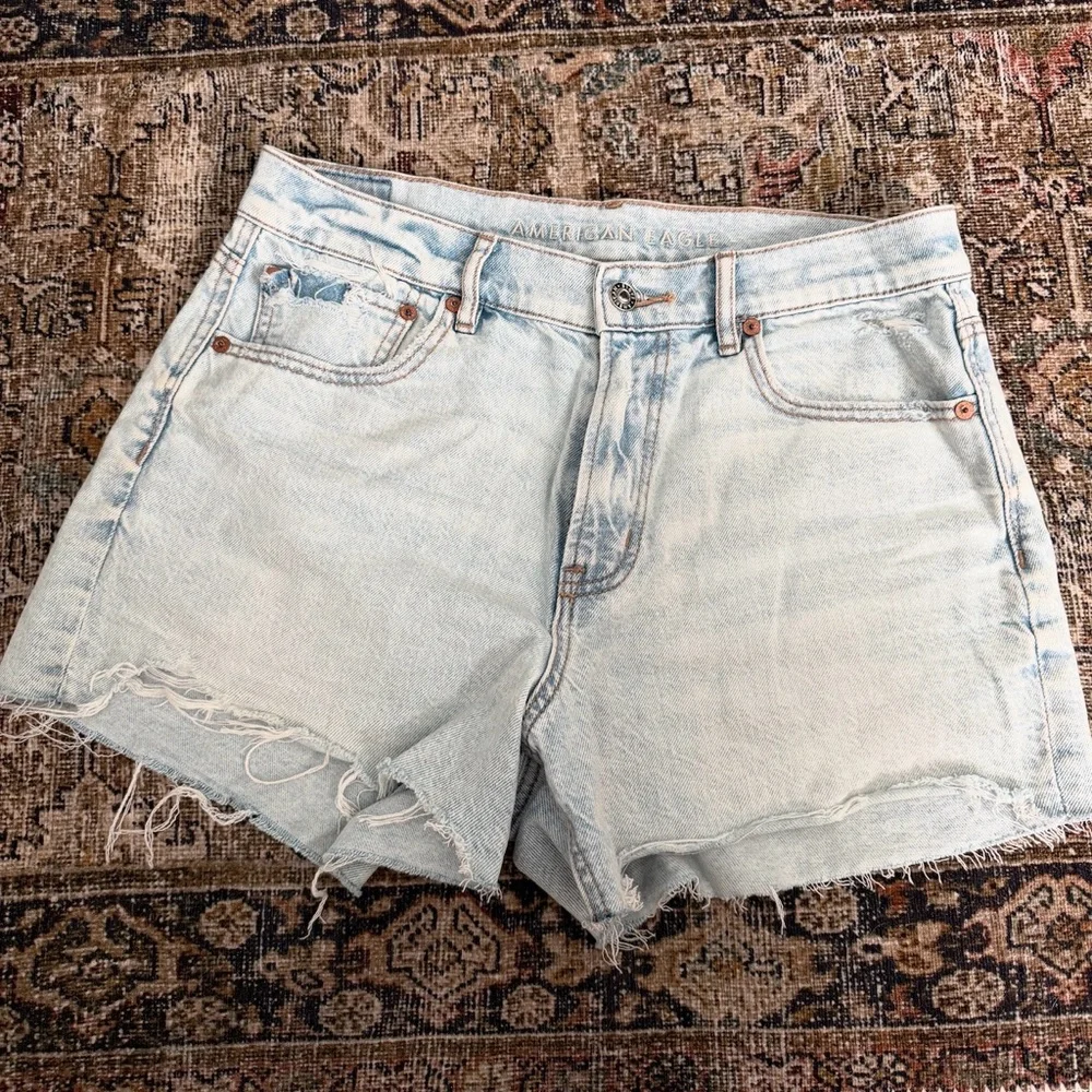 American Eagle Outfitters Light Blue Distressed High-Rise Jean Shorts - Picture 1 of 1